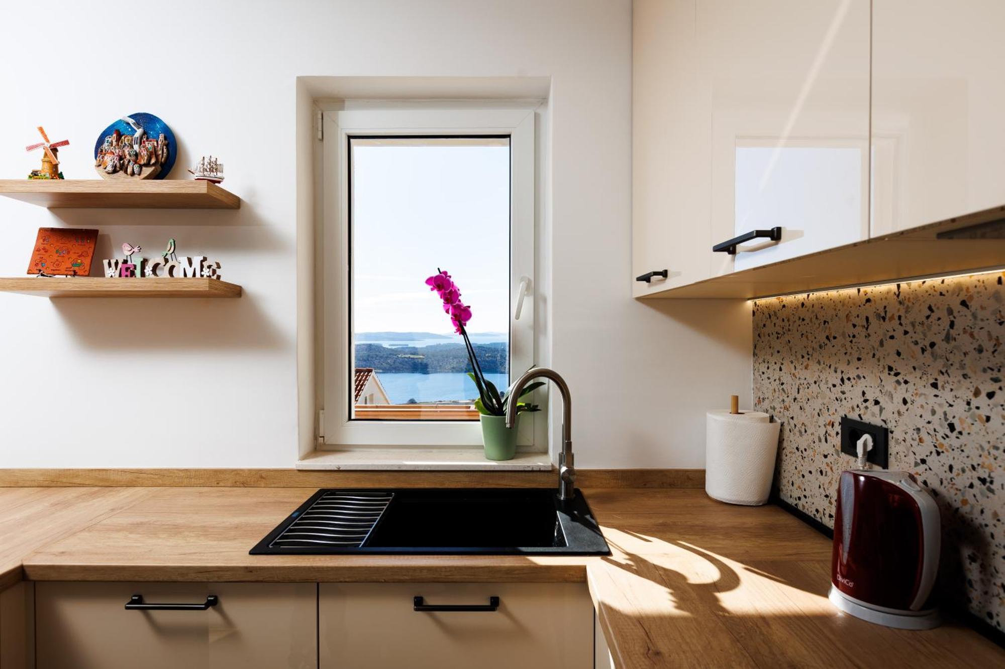 Summer Breeze Apartment - Quiet Place With A Spectacular View And A Garden Шибеник Экстерьер фото